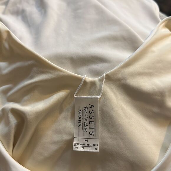 Assets by Spanx - Picture 4 of 5